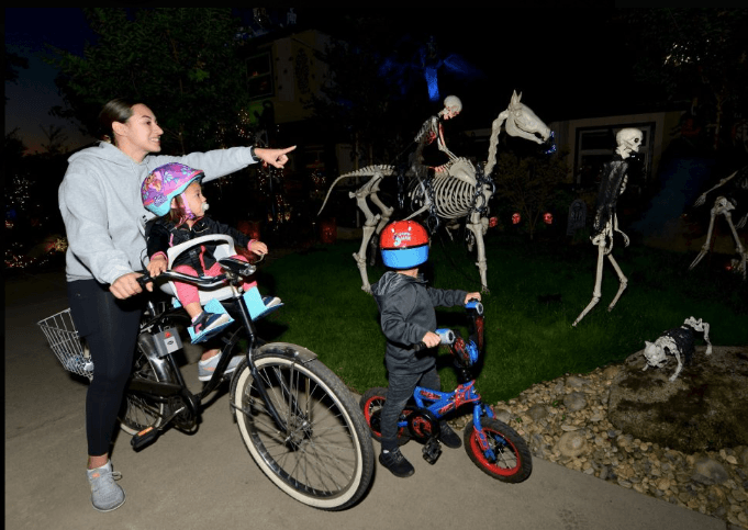 Anderson Halloween House — haunted scene with fog